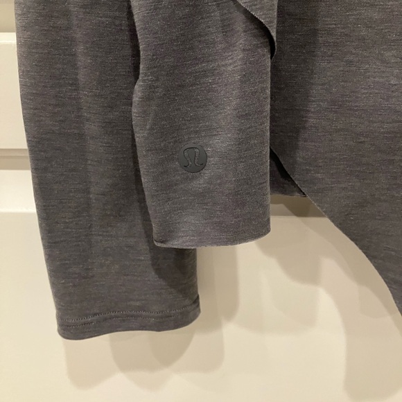 LULULEMON LONG SLEEVE TEE SIZE SMALL - Picture 3 of 5